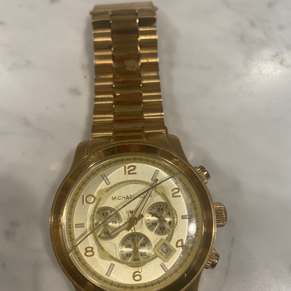 Oversized Michael Kors Watch Classic Gold